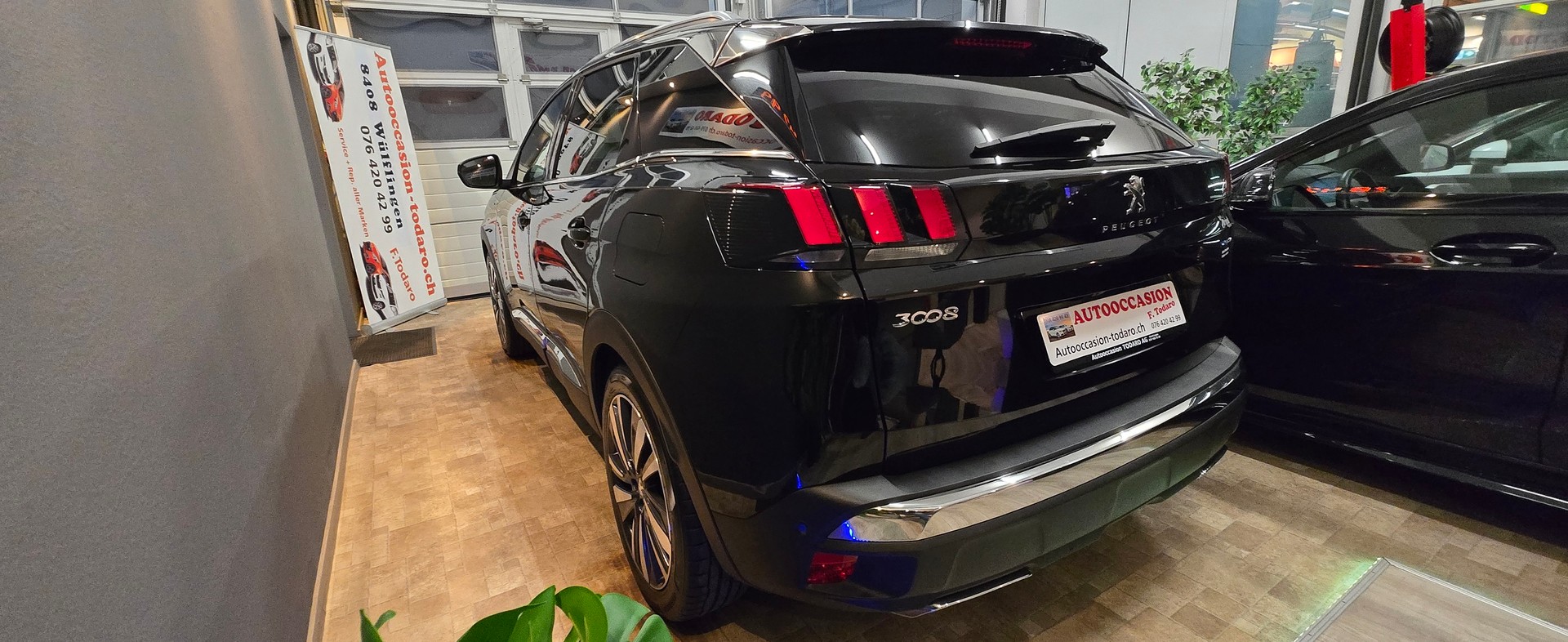 PEUGEOT 3008 300e Hybrid4 GT EAT8-showroom-element-2
