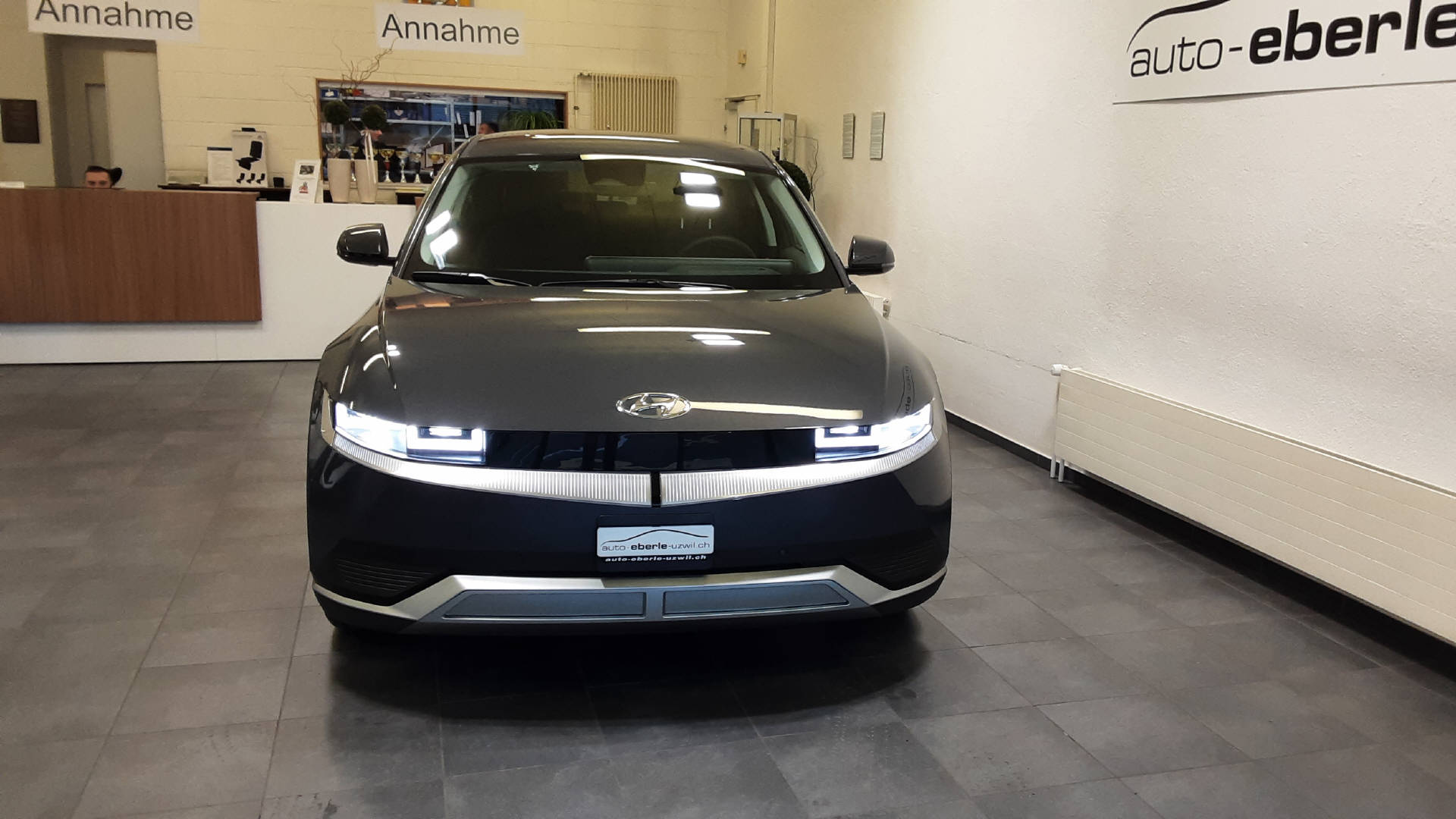 HYUNDAI Ioniq 5 Amplia 4WD-showroom-element-2