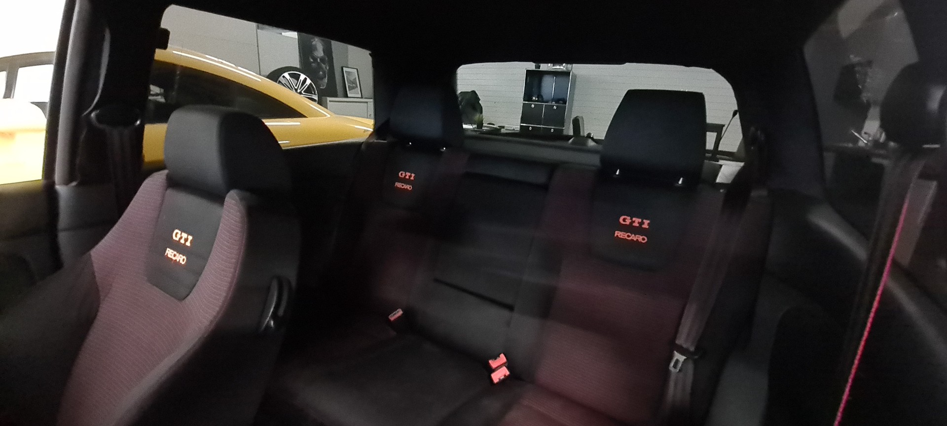 VW Golf 1.8 T GTI 25 Years-image-9