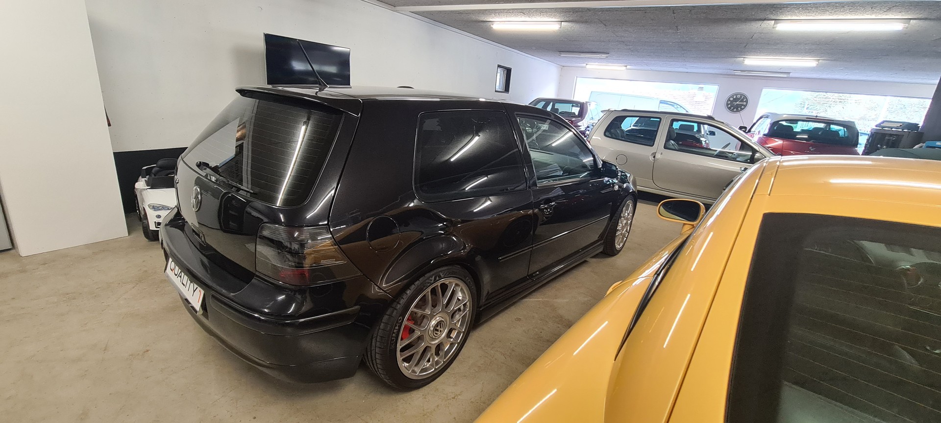 VW Golf 1.8 T GTI 25 Years-image-4