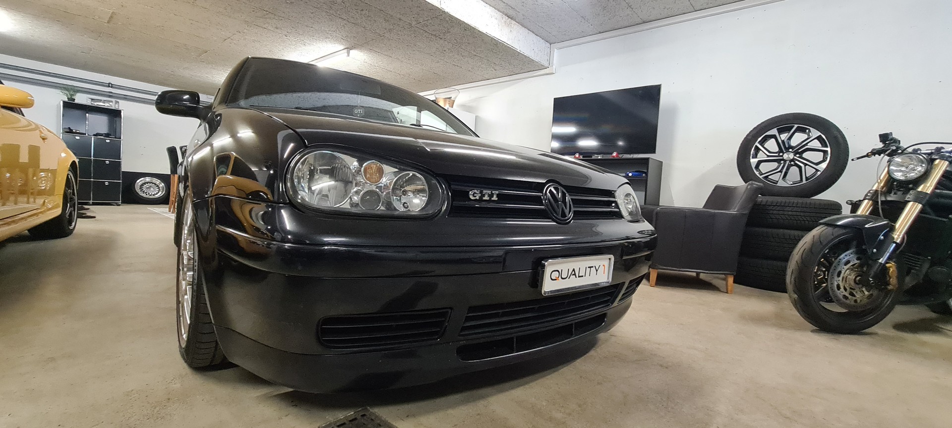 VW Golf 1.8 T GTI 25 Years-image-2