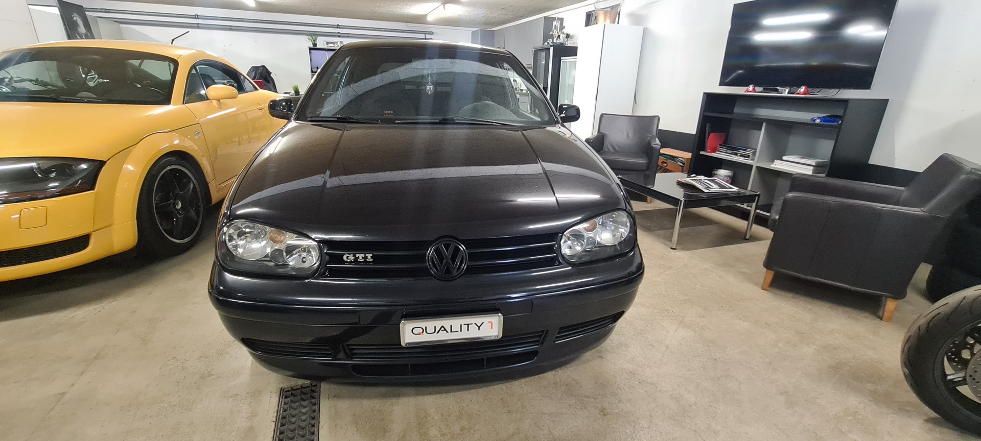 VW Golf 1.8 T GTI 25 Years-image-3