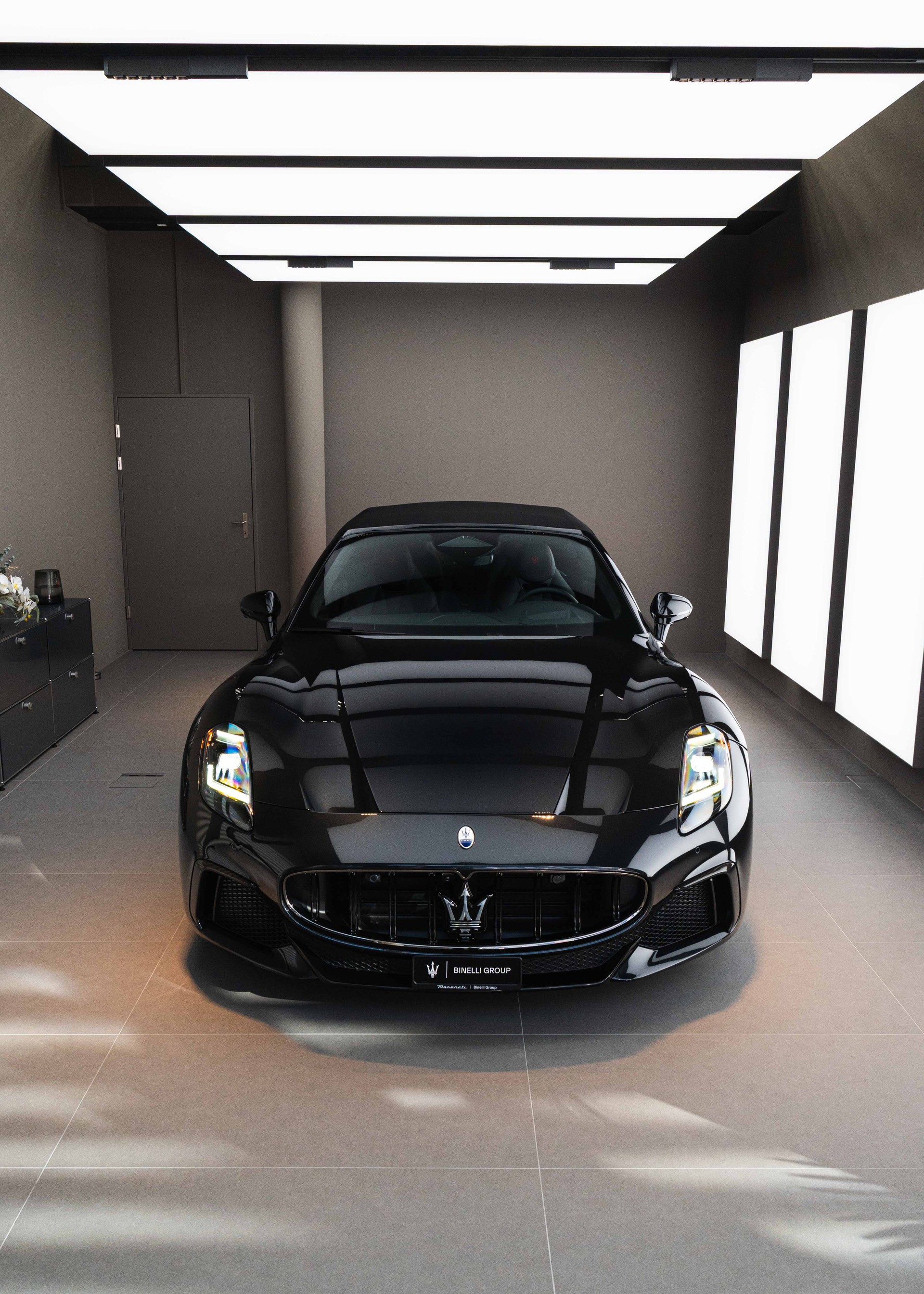 MASERATI GranCabrio Trofeo - 2.99% Leasing-showroom-element-1