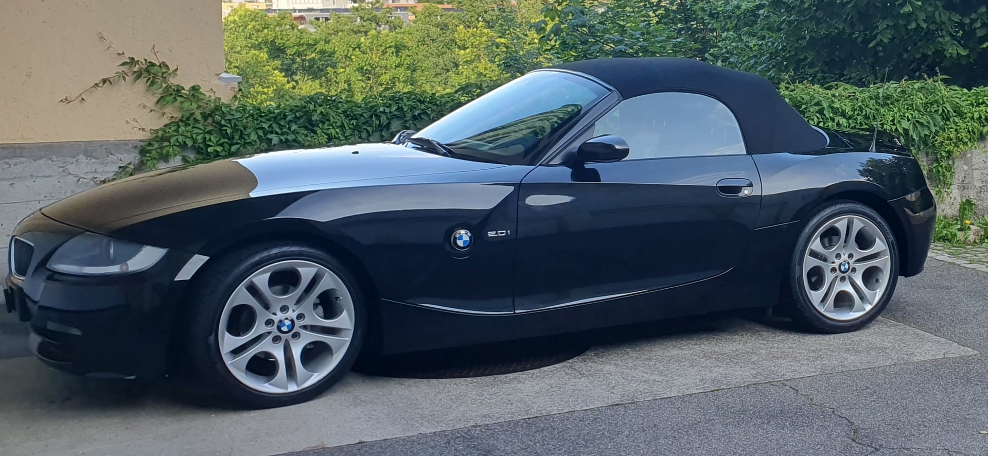 BMW Z4 2.0i Roadster-image-4