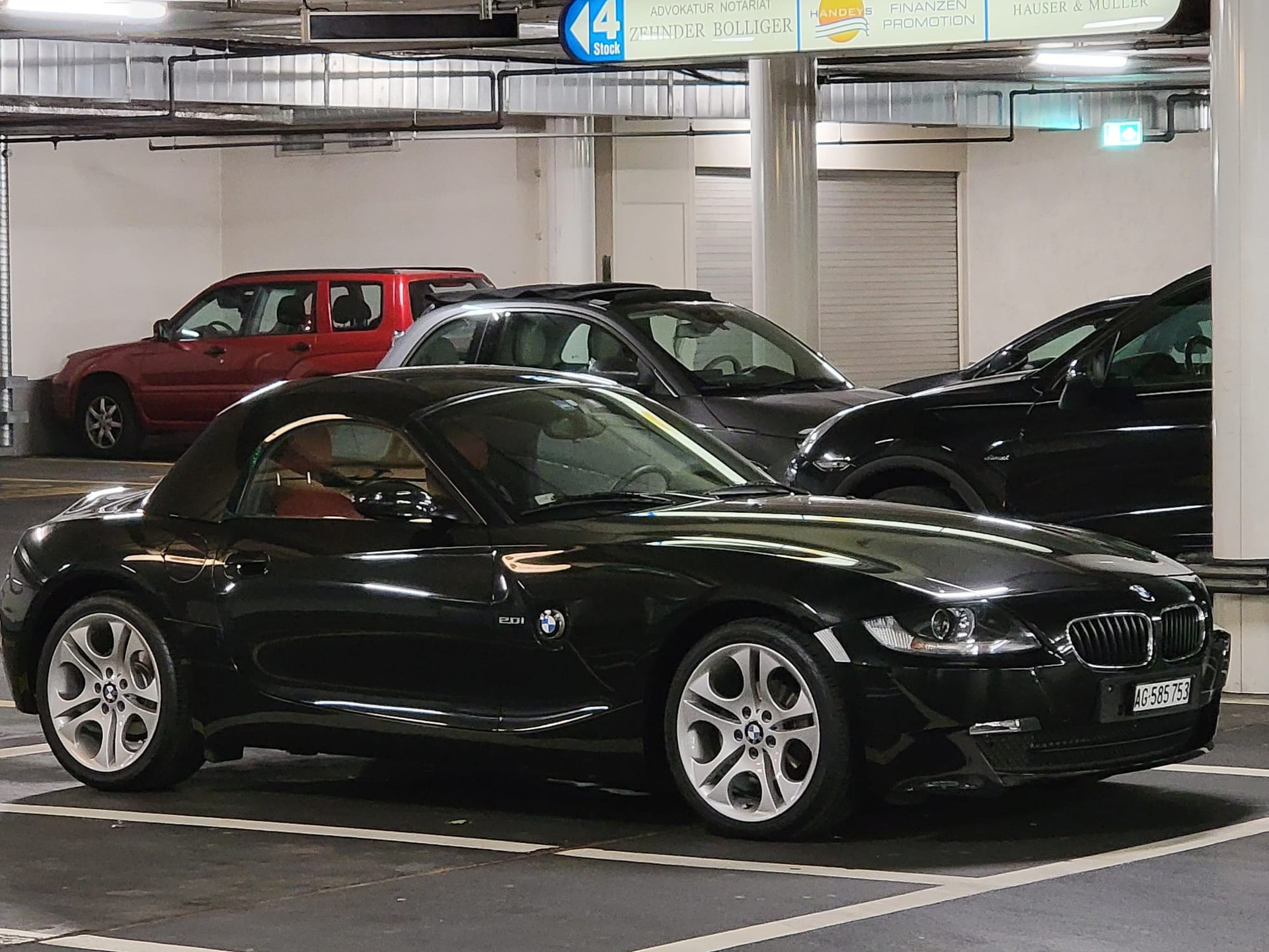 BMW Z4 2.0i Roadster-image-19