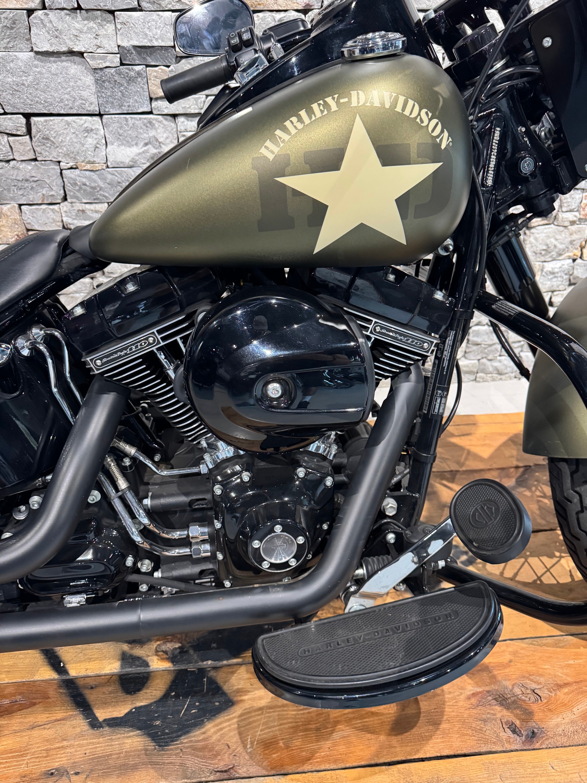 HARLEY-DAVIDSON FLSS Softail Slim S110 ABS-image-3