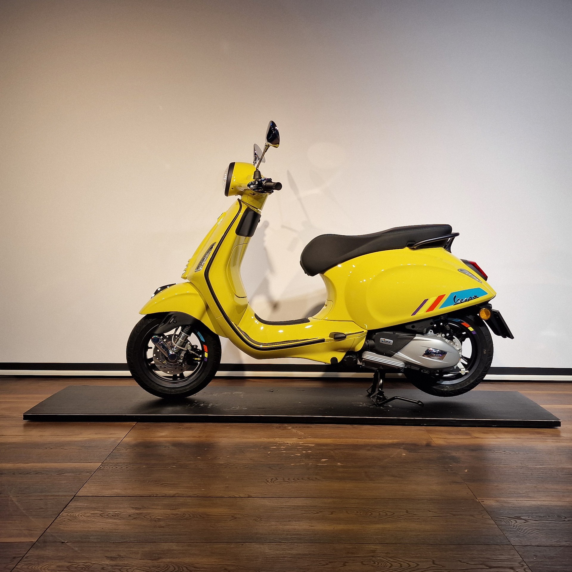 PIAGGIO Vespa 125 Primavera Sport (28)-image-4