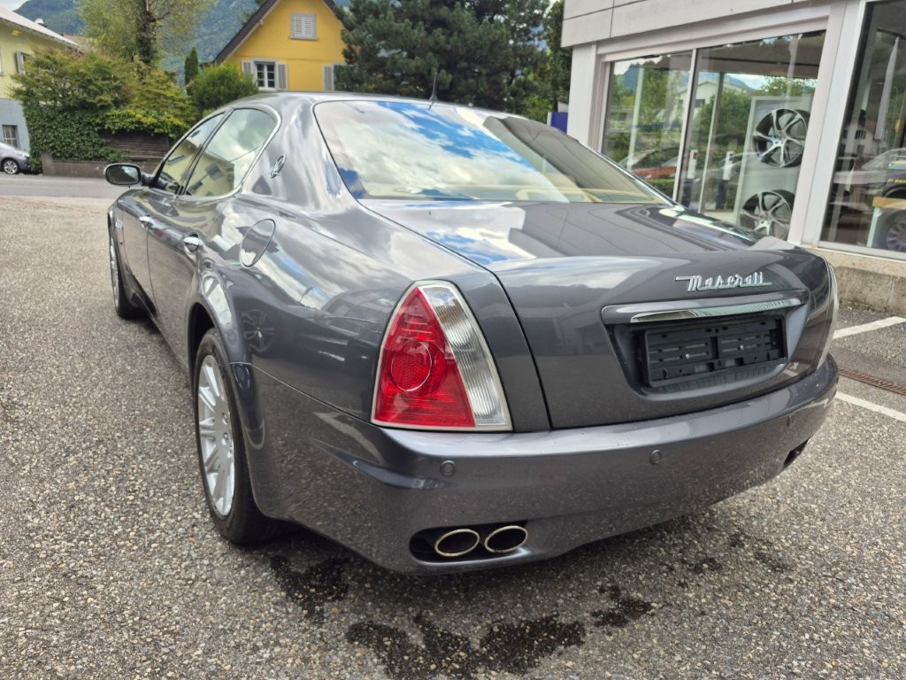 MASERATI Quattroporte 4.2 V8-showroom-element-1