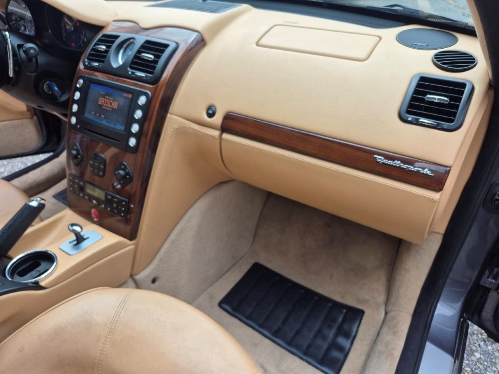 MASERATI Quattroporte 4.2 V8-image-12