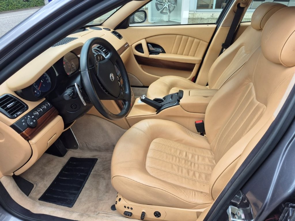 MASERATI Quattroporte 4.2 V8-image-4