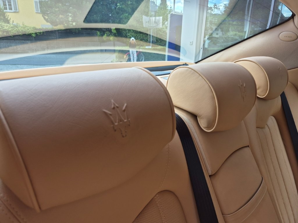 MASERATI Quattroporte 4.2 V8-image-17