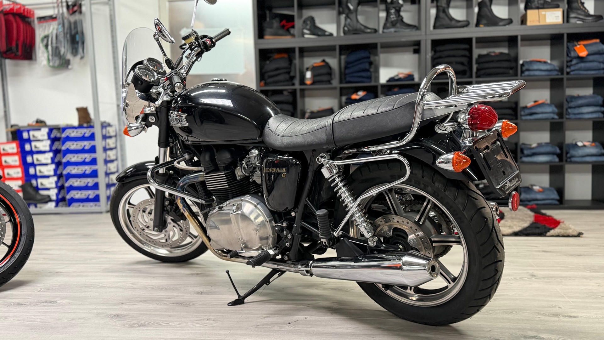 TRIUMPH Bonneville 900 i T 100-image-5