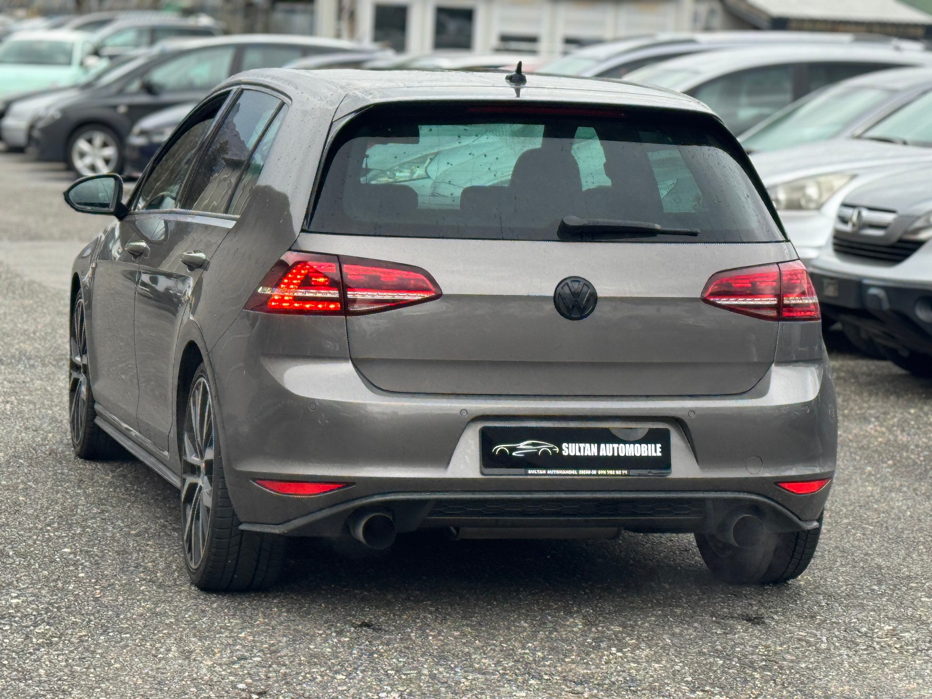 VW Golf 2.0 TSI GTI Performance DSG-image-3