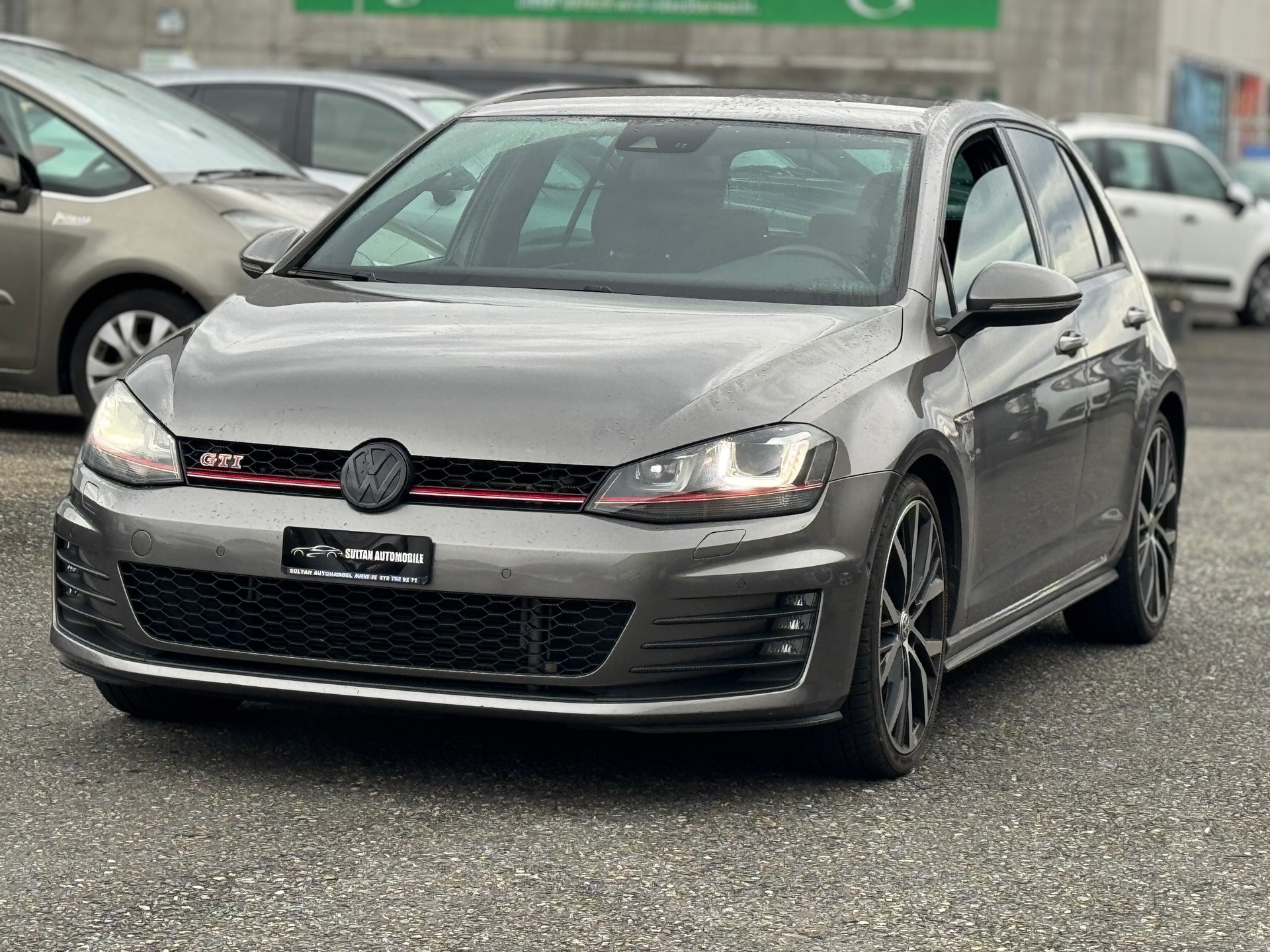 VW Golf 2.0 TSI GTI Performance DSG-image-2