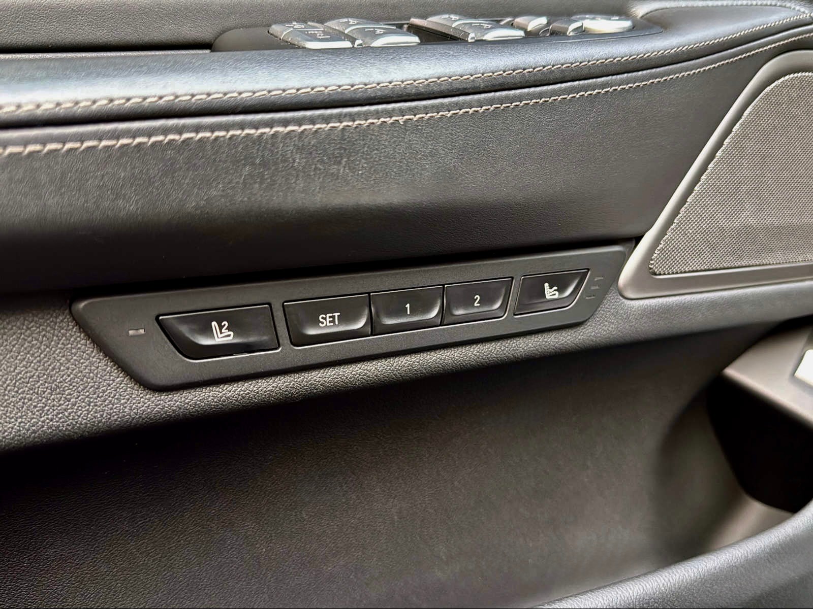 BMW 750Li xDrive Steptronic-image-13