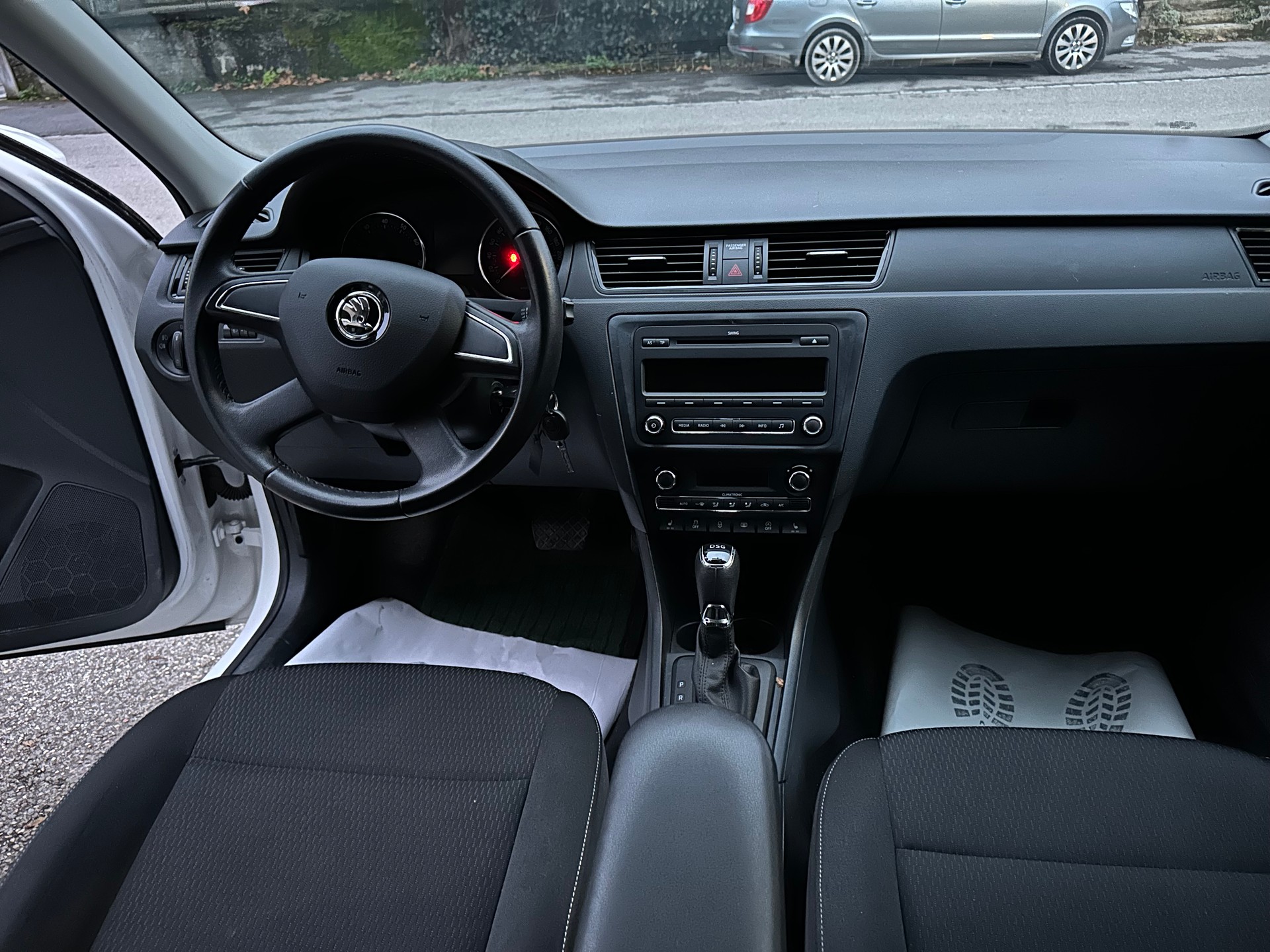 SKODA Rapid 1.4 TSI Elegance DSG-image-11