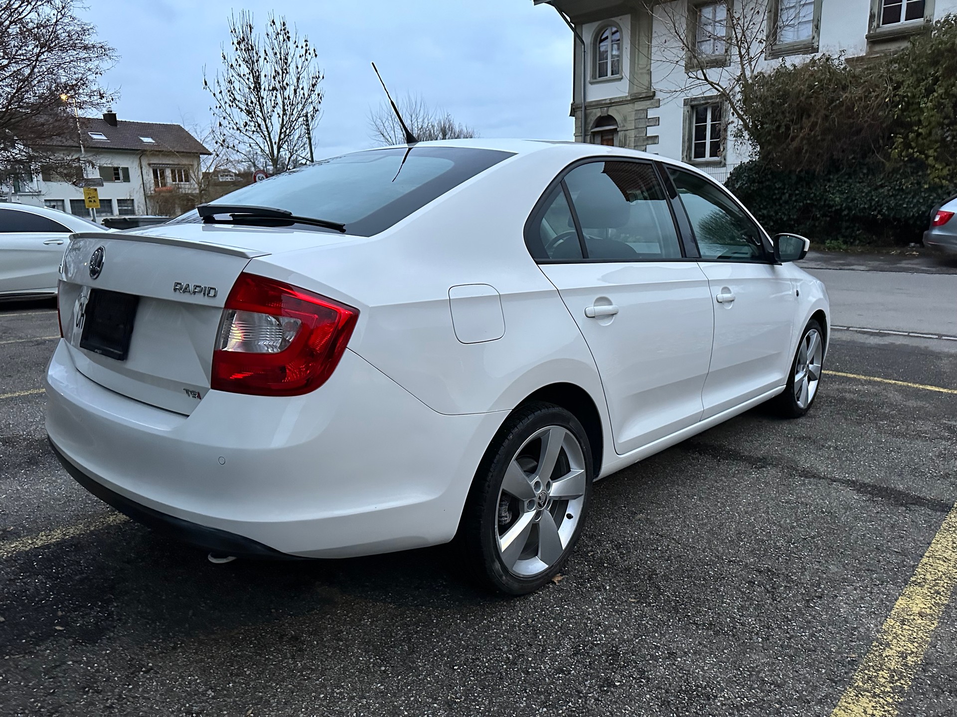 SKODA Rapid 1.4 TSI Elegance DSG-image-5