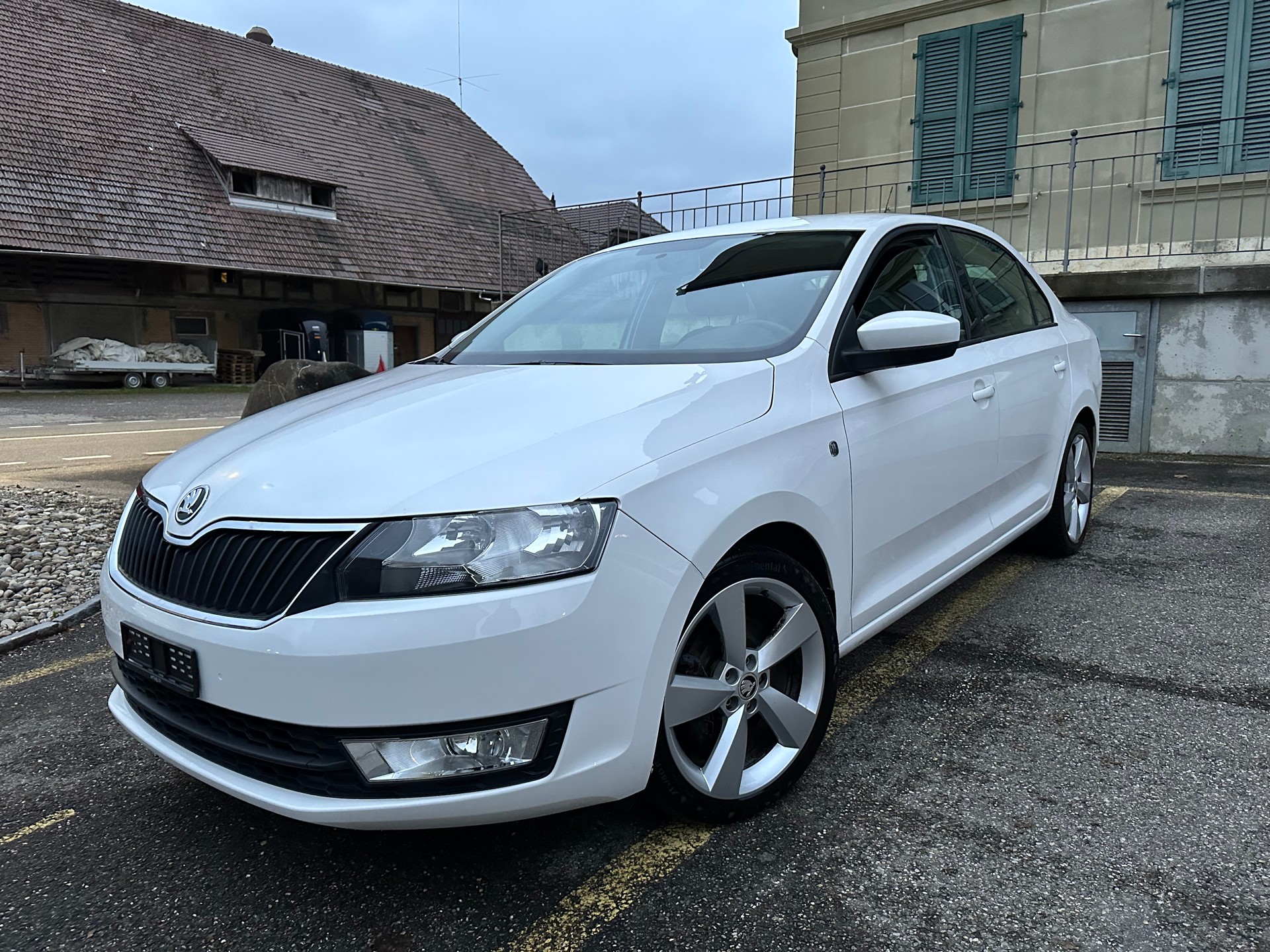 SKODA Rapid 1.4 TSI Elegance DSG-image-1