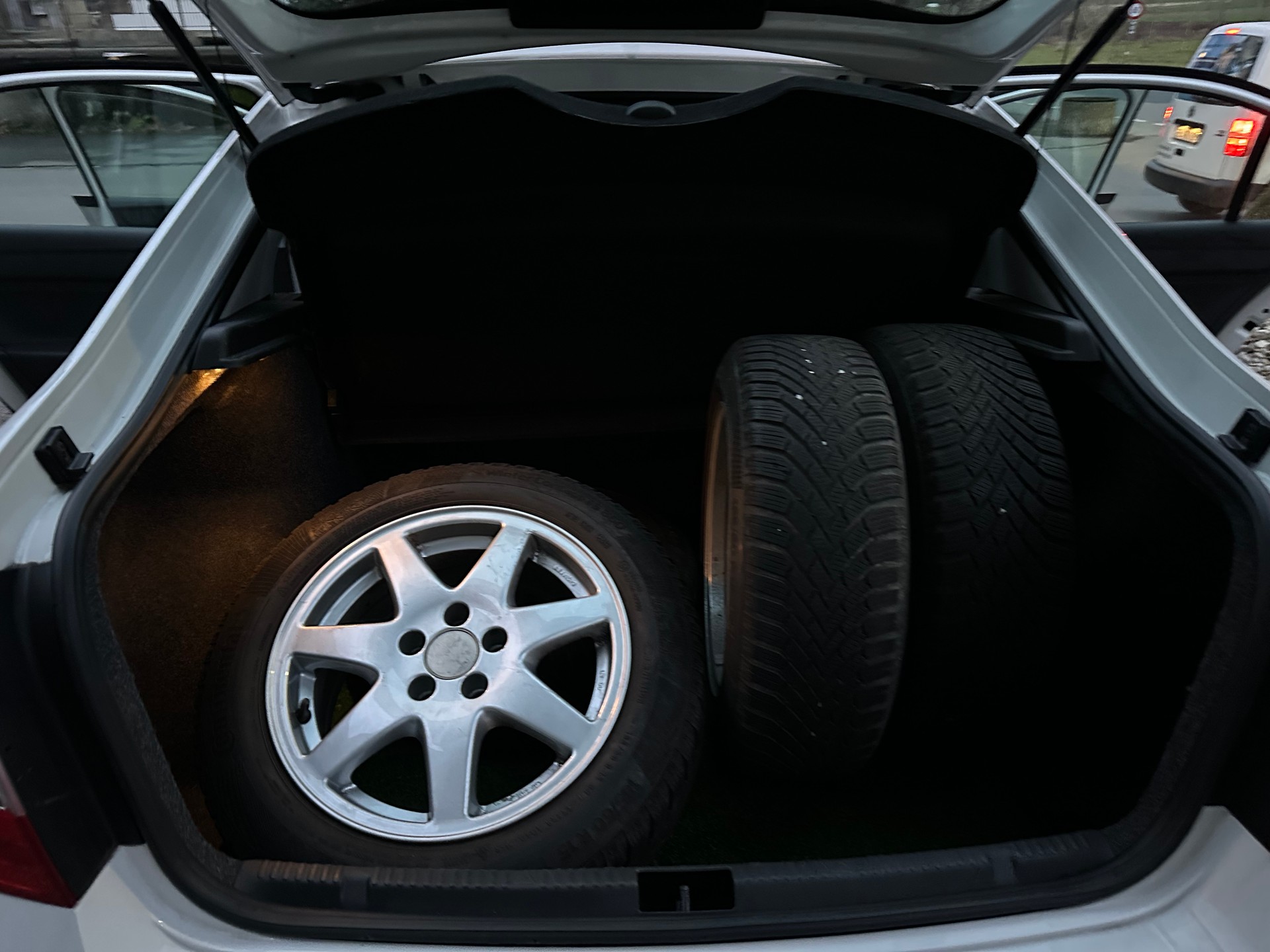 SKODA Rapid 1.4 TSI Elegance DSG-image-13