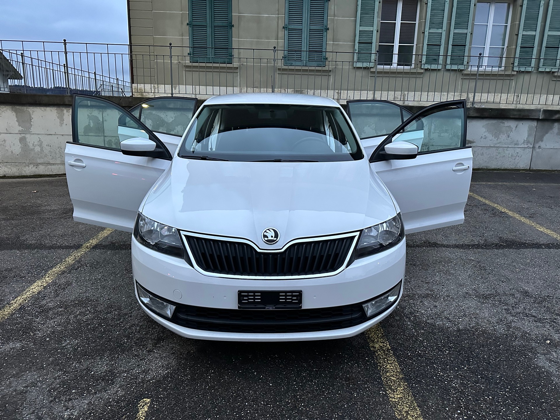 SKODA Rapid 1.4 TSI Elegance DSG-image-14