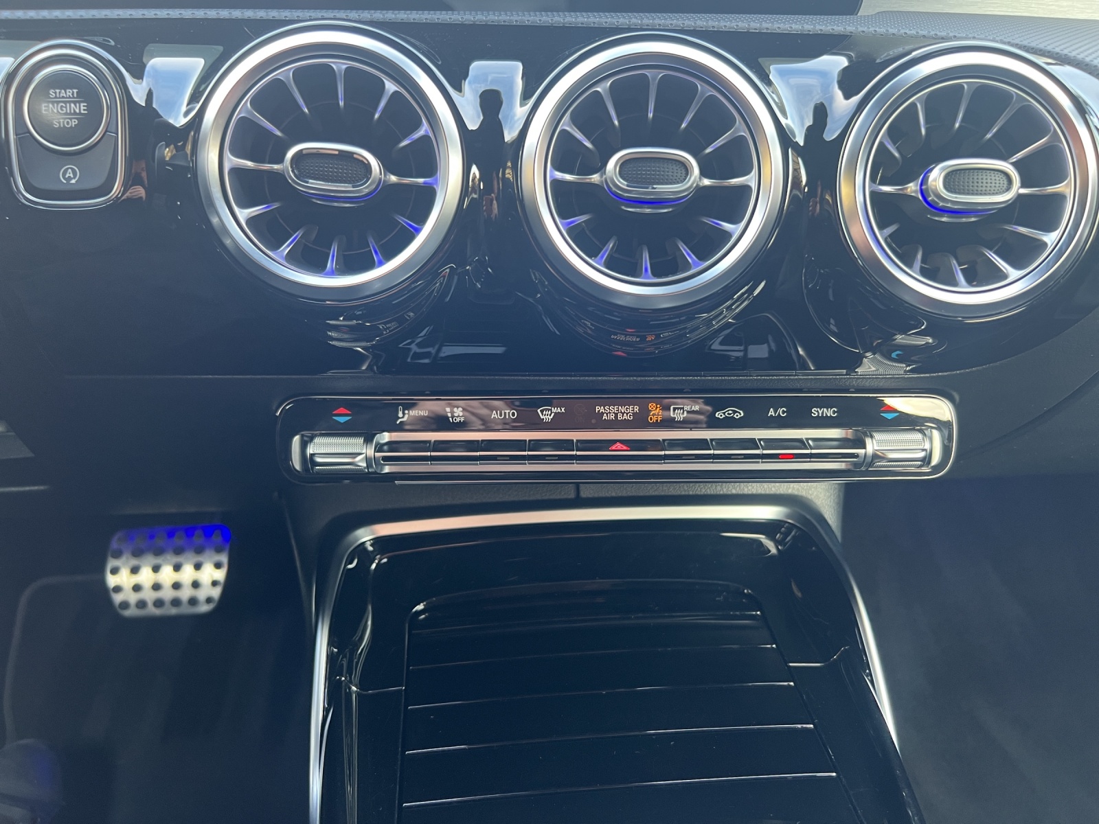 MERCEDES-BENZ A 45 S AMG 4Matic+ Speedshift-image-19