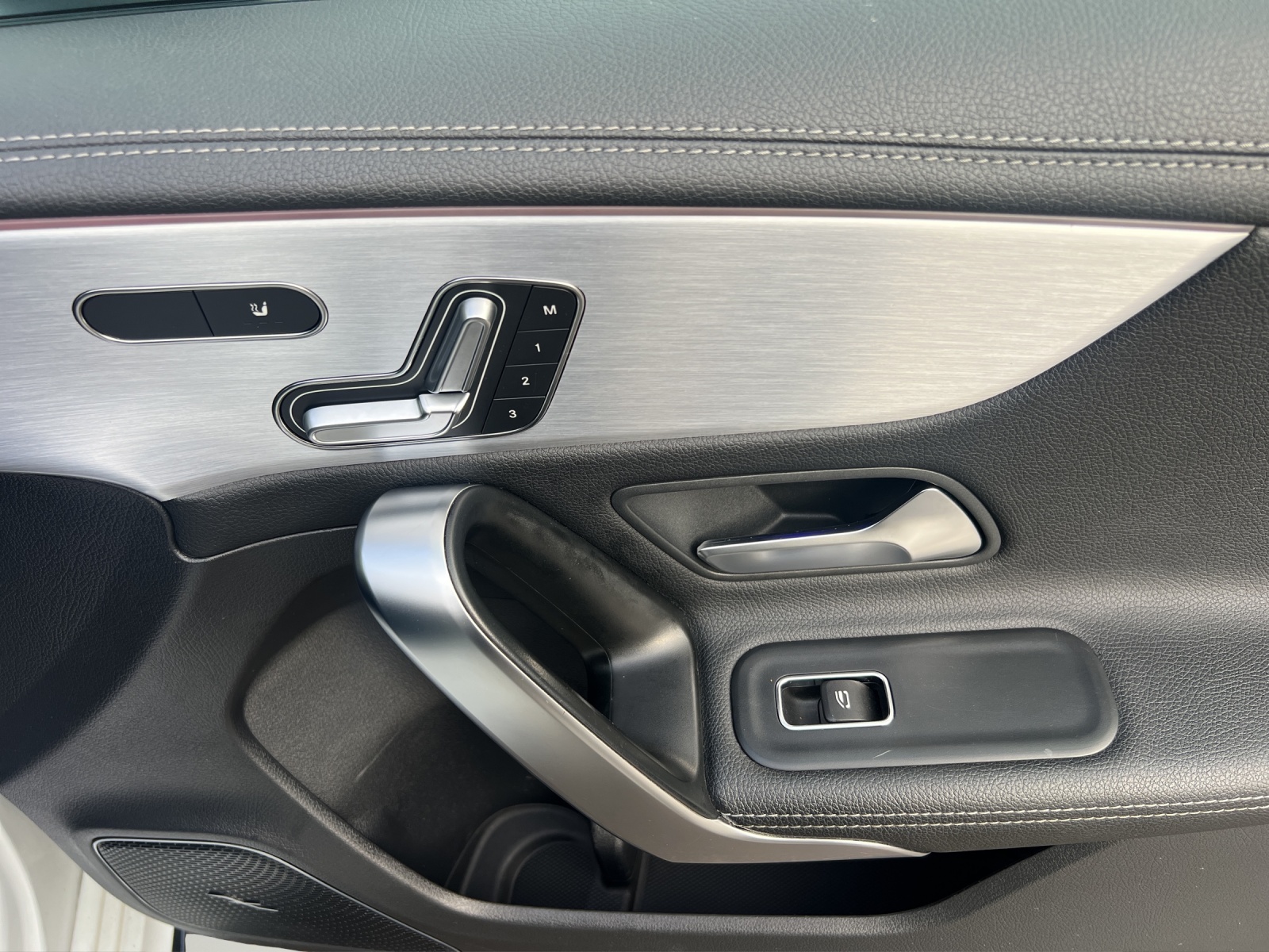 MERCEDES-BENZ A 45 S AMG 4Matic+ Speedshift-image-13