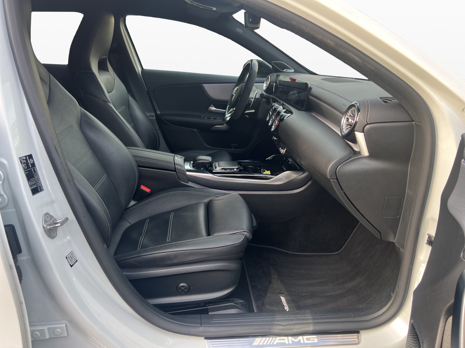 MERCEDES-BENZ A 45 S AMG 4Matic+ Speedshift-image-11