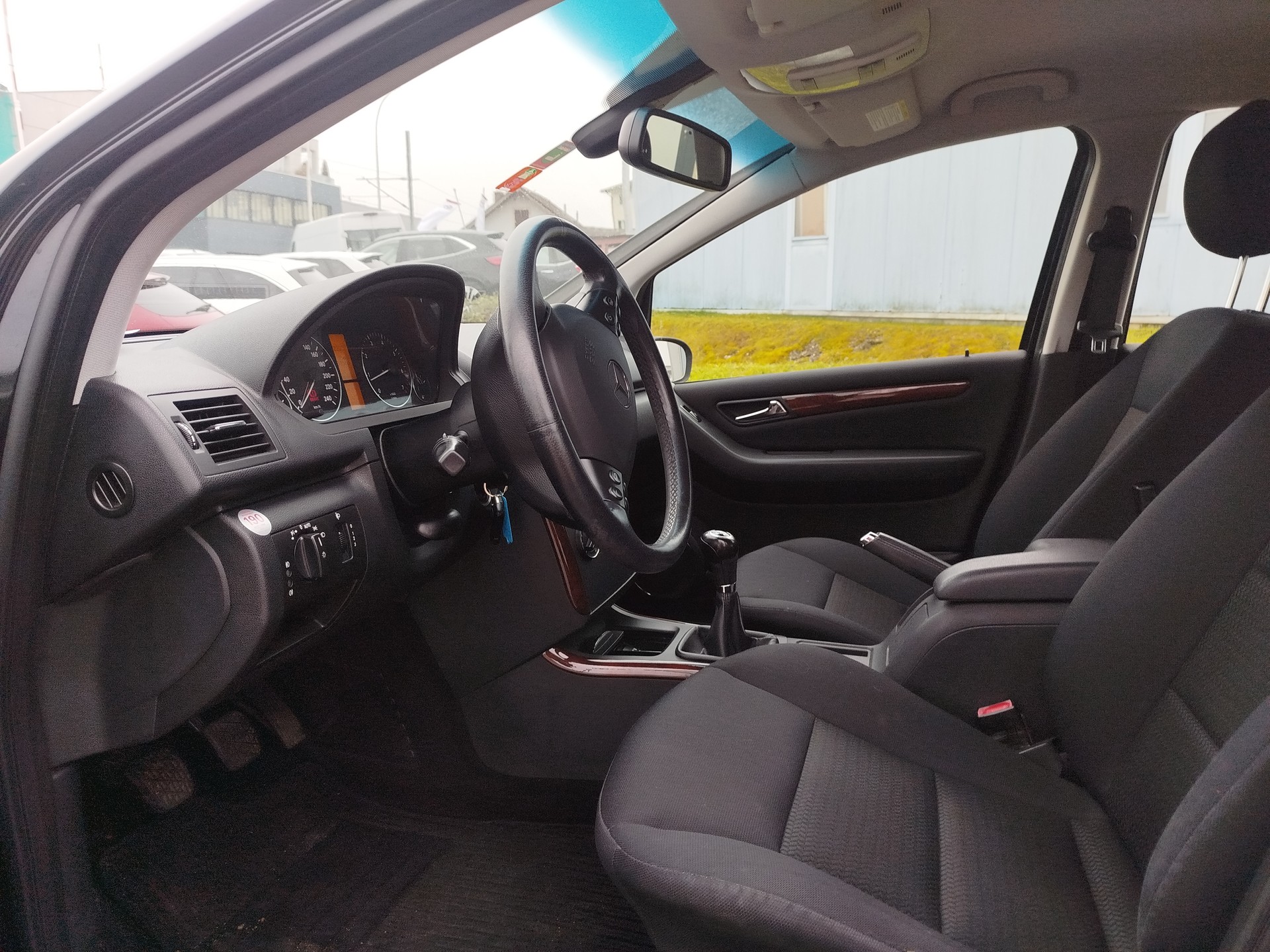 MERCEDES-BENZ A 170-image-8
