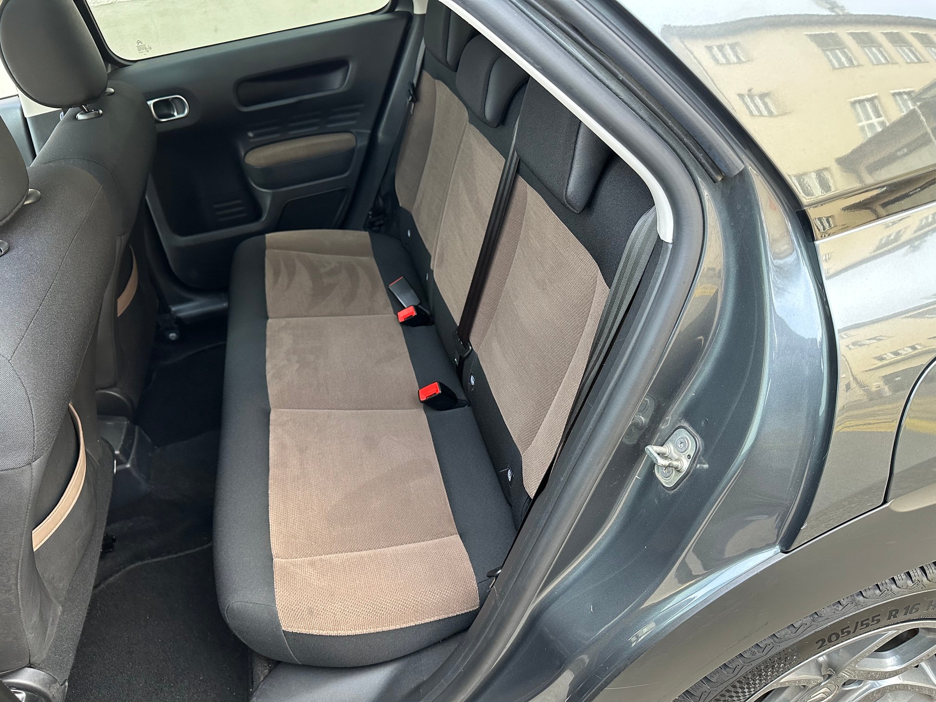 CITROEN C4 Cactus 1.2 e-VTi Shine ETG-image-16