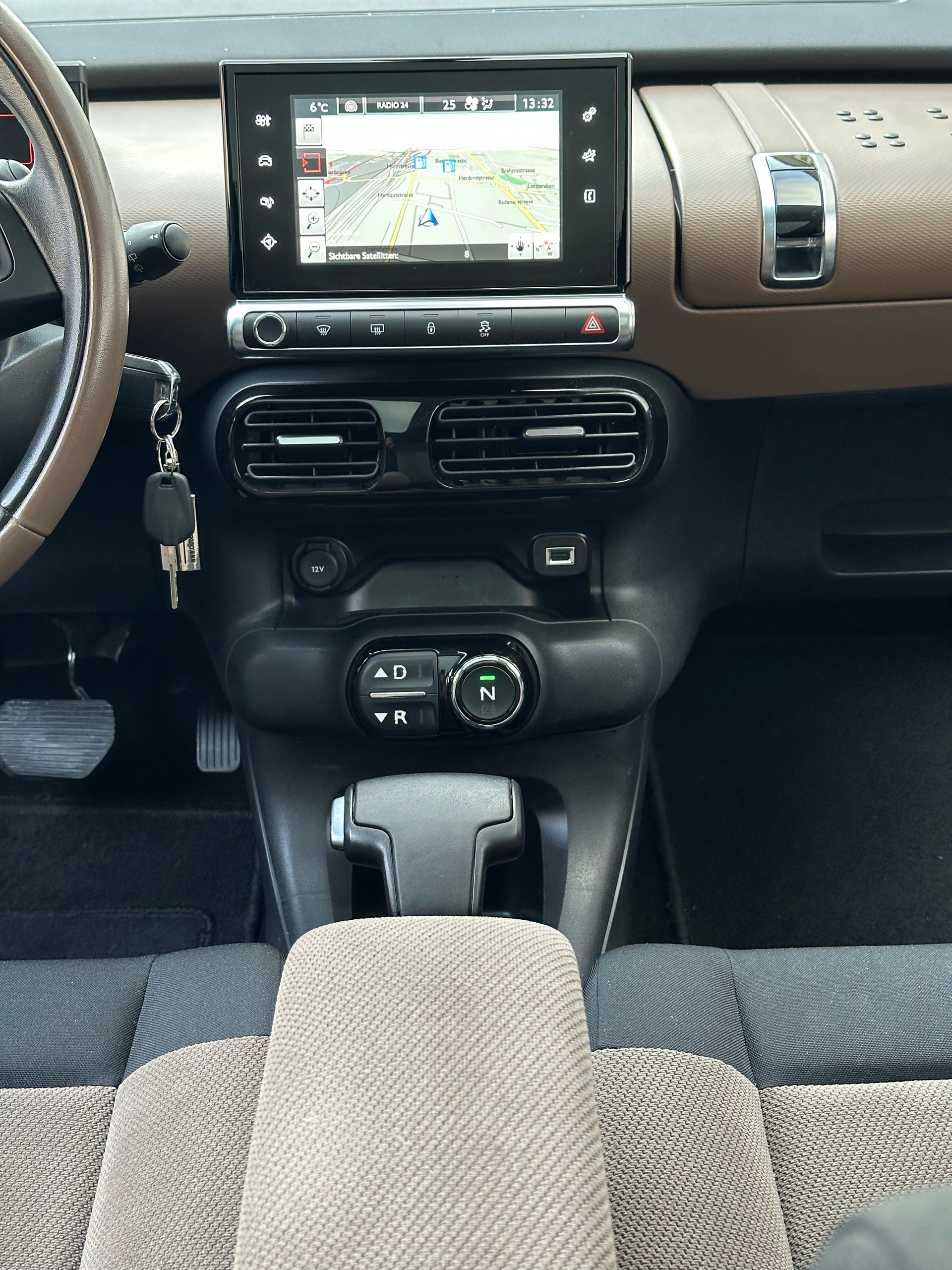 CITROEN C4 Cactus 1.2 e-VTi Shine ETG-image-17