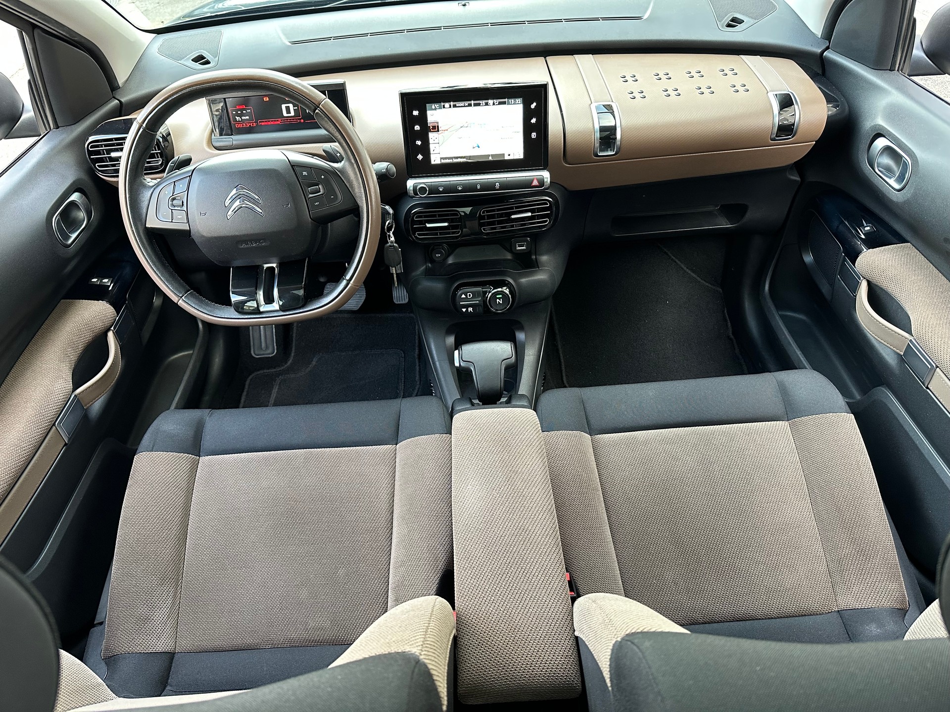 CITROEN C4 Cactus 1.2 e-VTi Shine ETG-image-8
