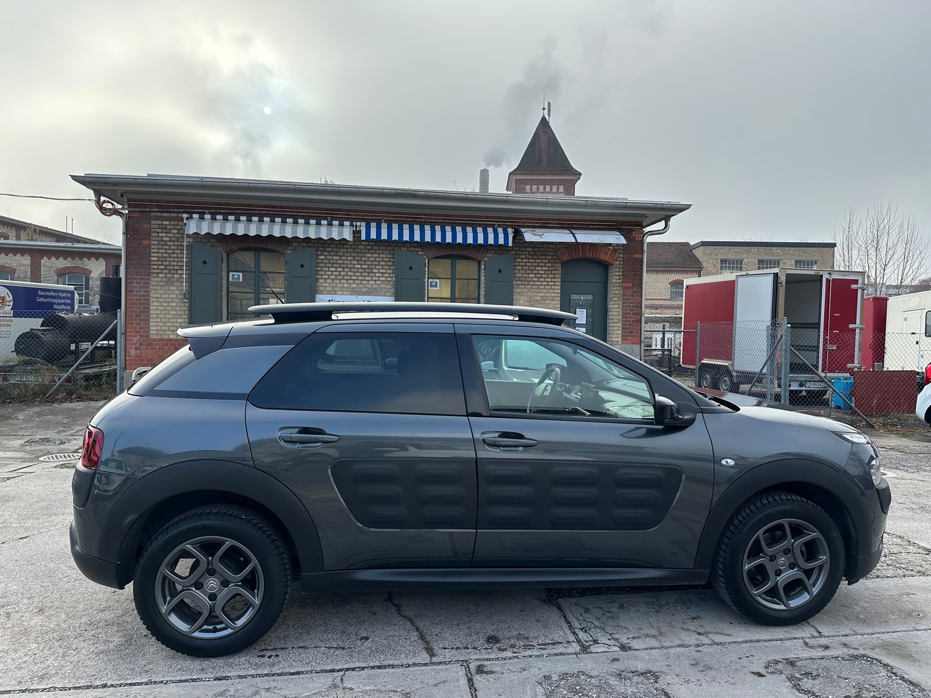 CITROEN C4 Cactus 1.2 e-VTi Shine ETG-image-4