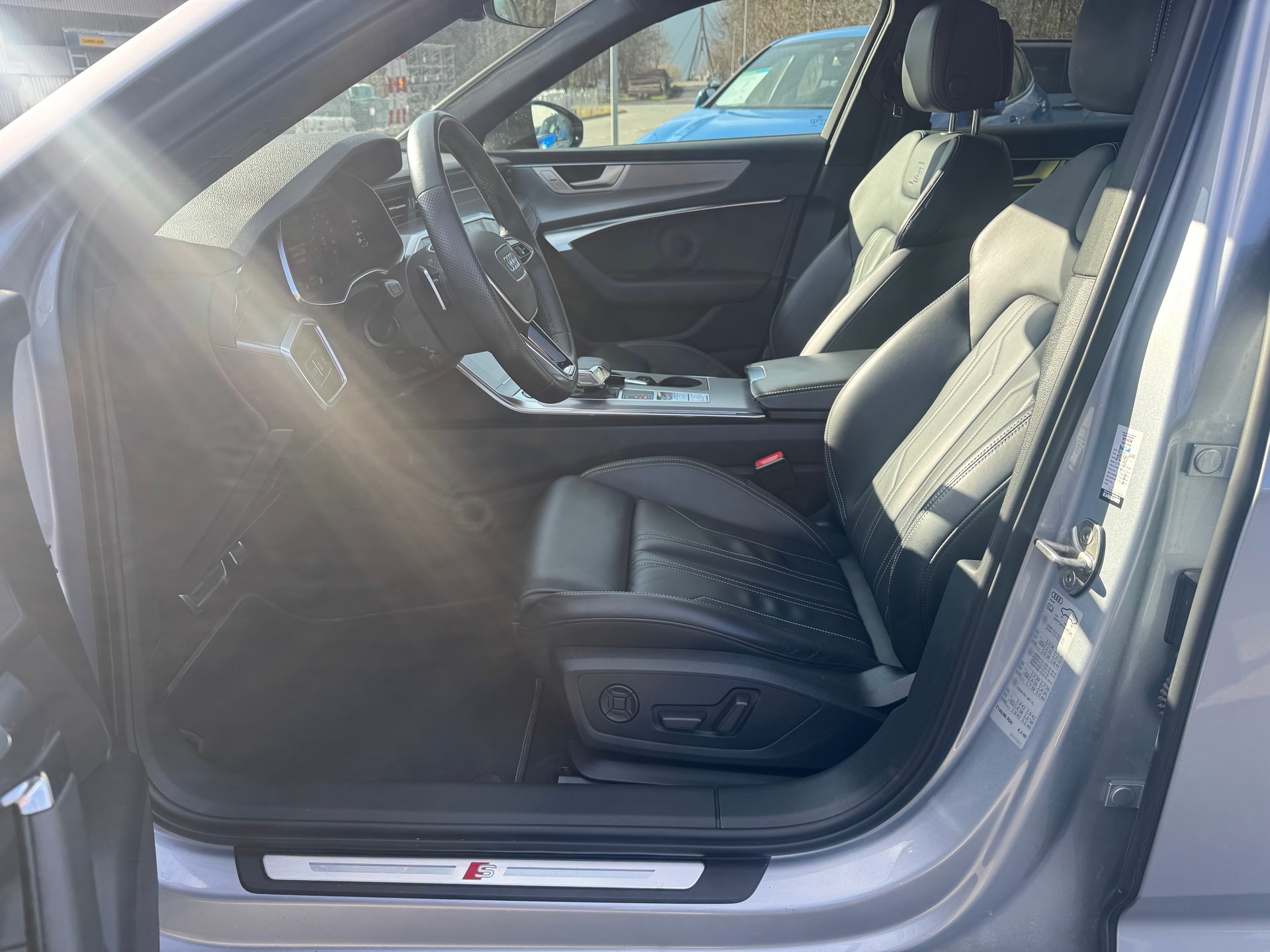 AUDI A6 Avant 55 TFSI Sport quattro S-tronic-image-9