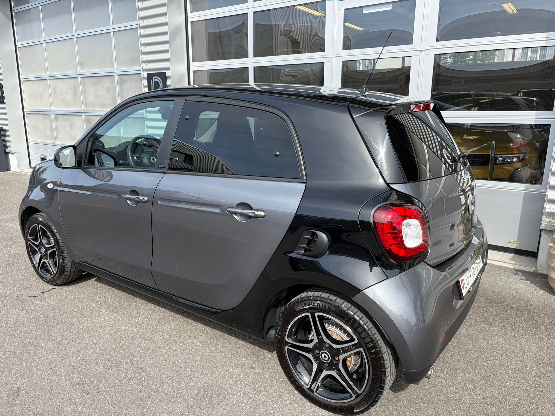 SMART forfour prime twinamic-image-1