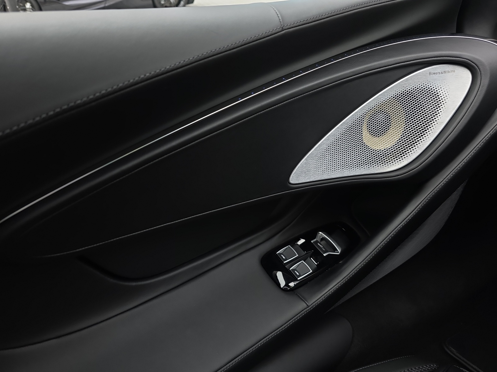 McLAREN GTS TechLux-image-14