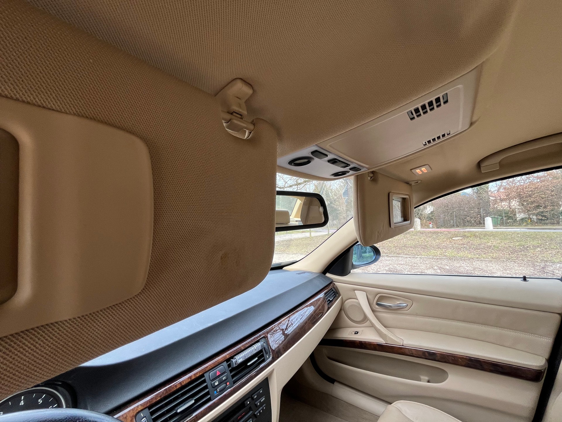 BMW 325xi 4x4-image-24