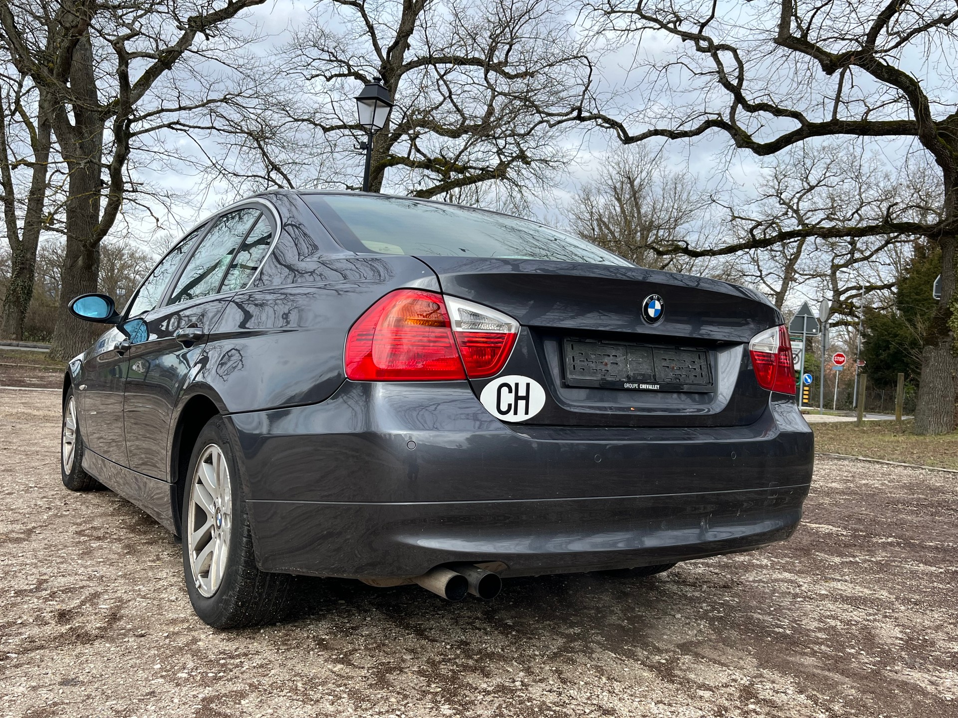 BMW 325xi 4x4-image-7