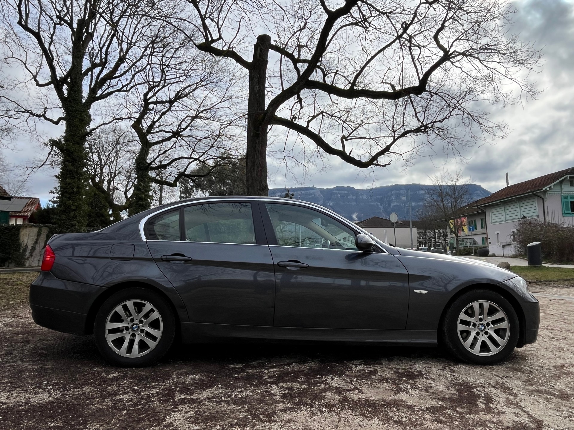 BMW 325xi 4x4-image-6