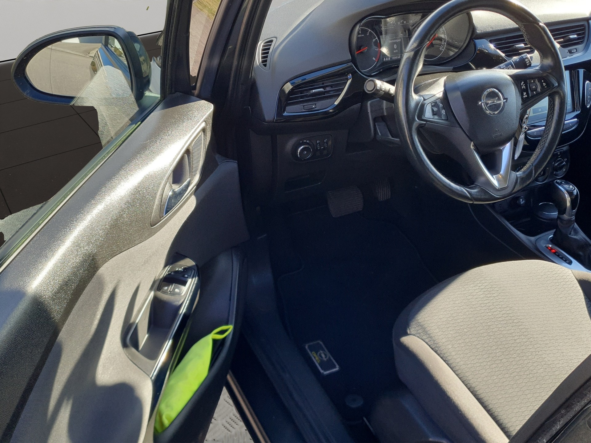 OPEL Corsa 1.4 TP Enjoy Automatic-image-9