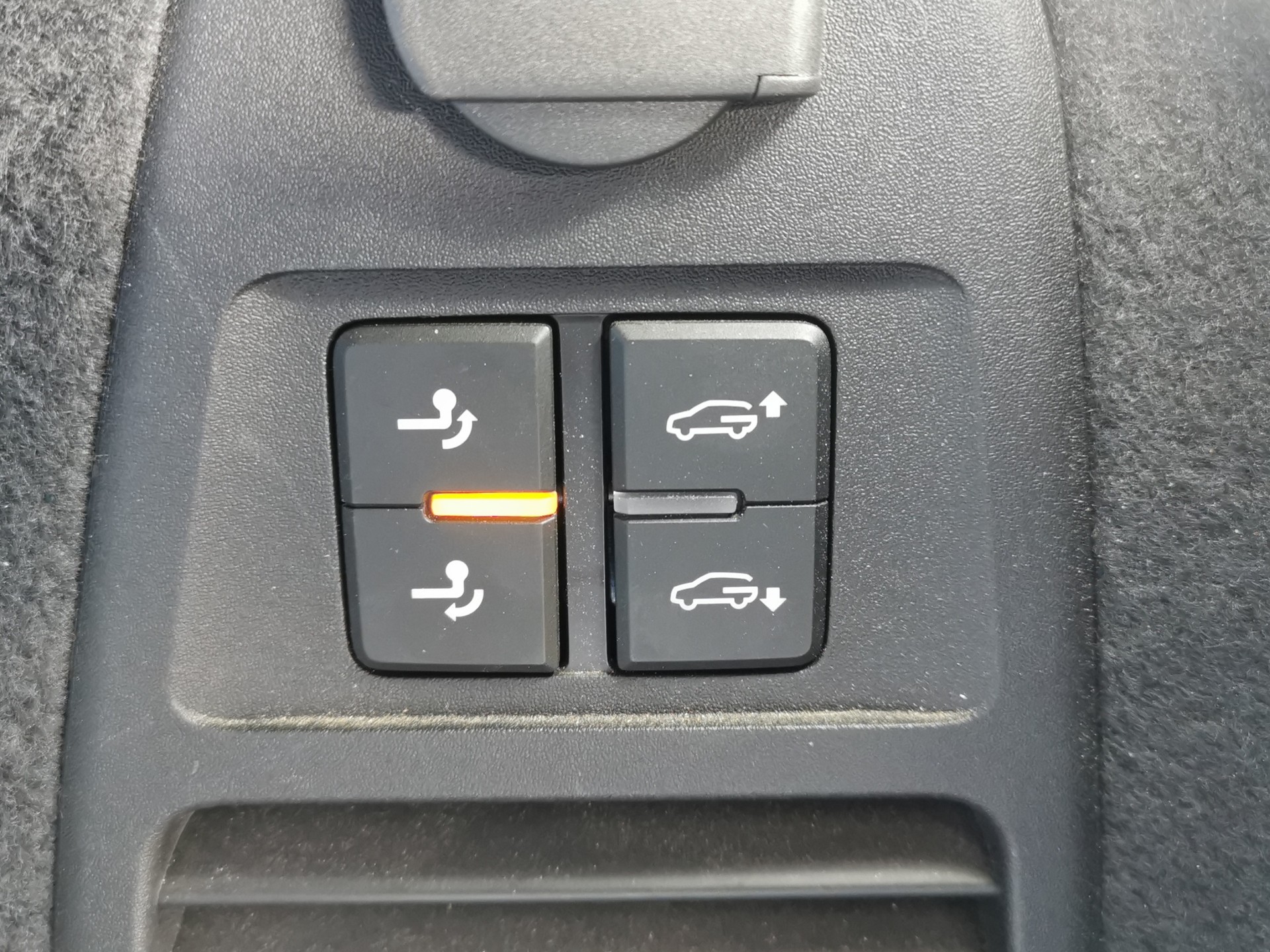 VW Touareg 4.0 V8 TDI R-Line Tiptronic-image-9