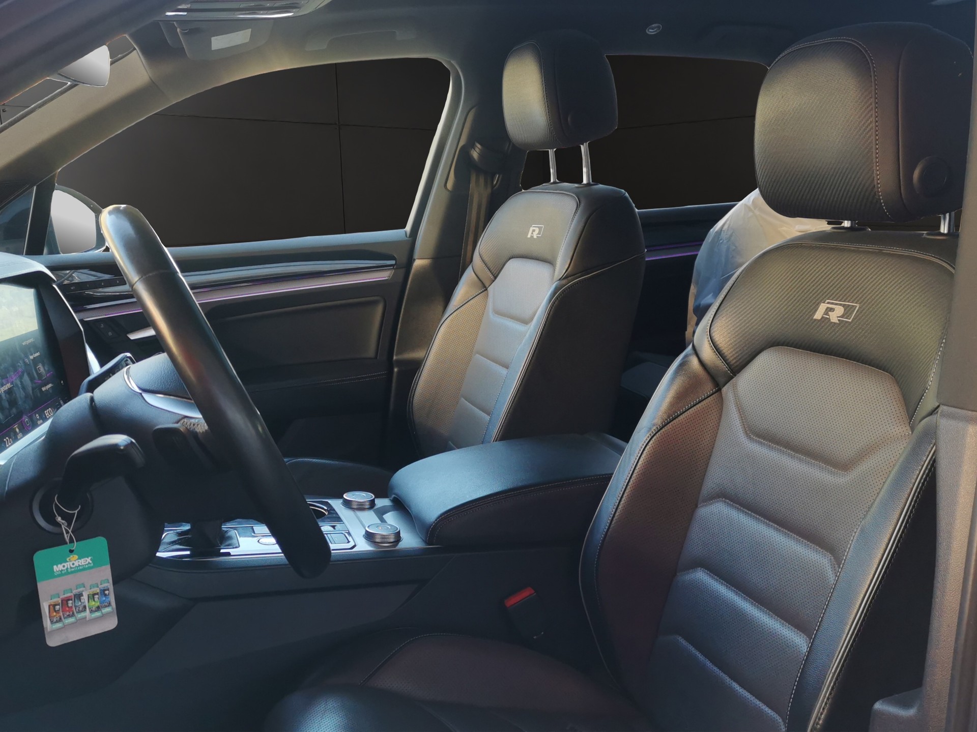 VW Touareg 4.0 V8 TDI R-Line Tiptronic-image-13