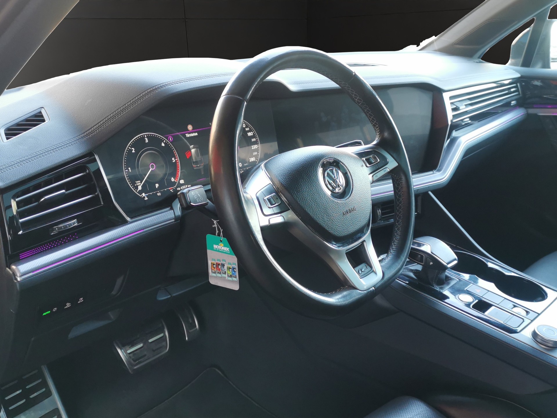 VW Touareg 4.0 V8 TDI R-Line Tiptronic-image-12