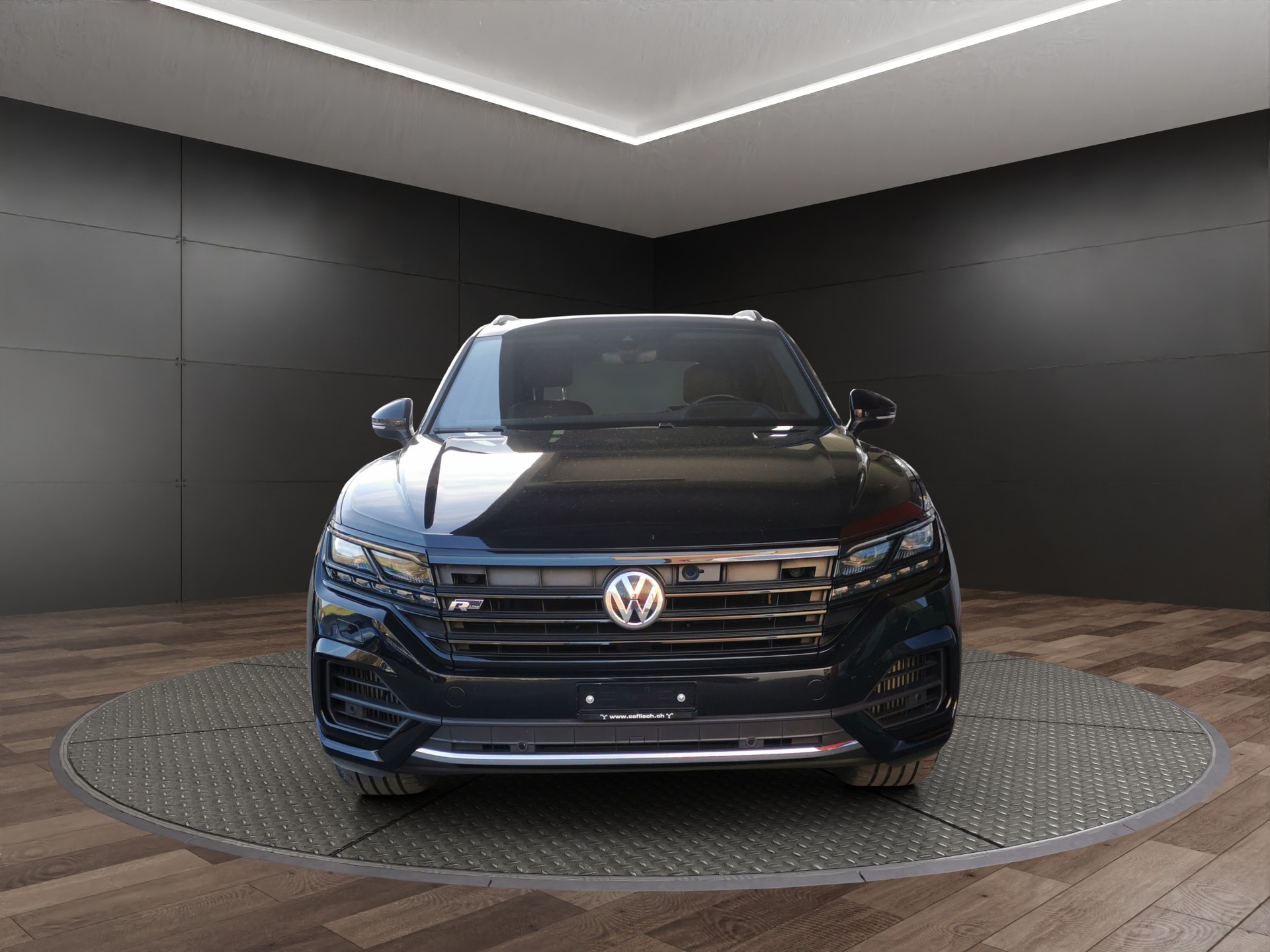 VW Touareg 4.0 V8 TDI R-Line Tiptronic-showroom-element-2