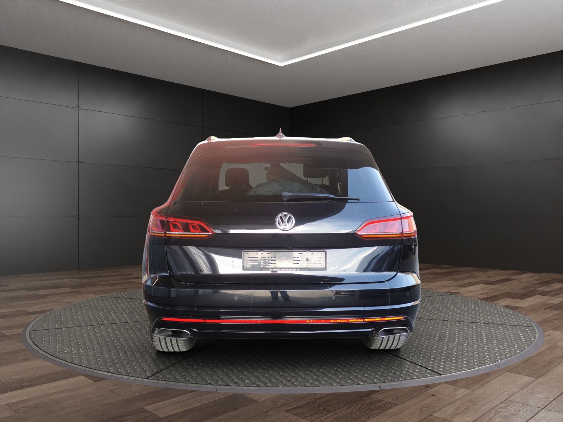 VW Touareg 4.0 V8 TDI R-Line Tiptronic-image-7