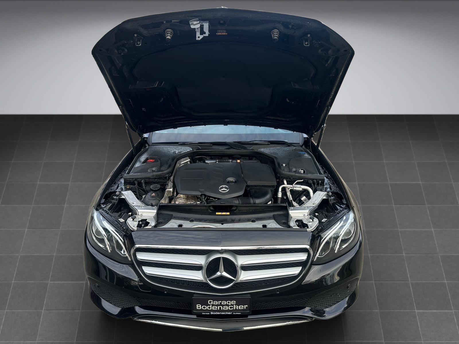 MERCEDES-BENZ E 220 d Avantgarde 9G-Tronic-image-16