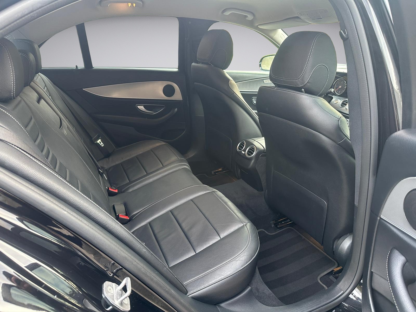 MERCEDES-BENZ E 220 d Avantgarde 9G-Tronic-image-12