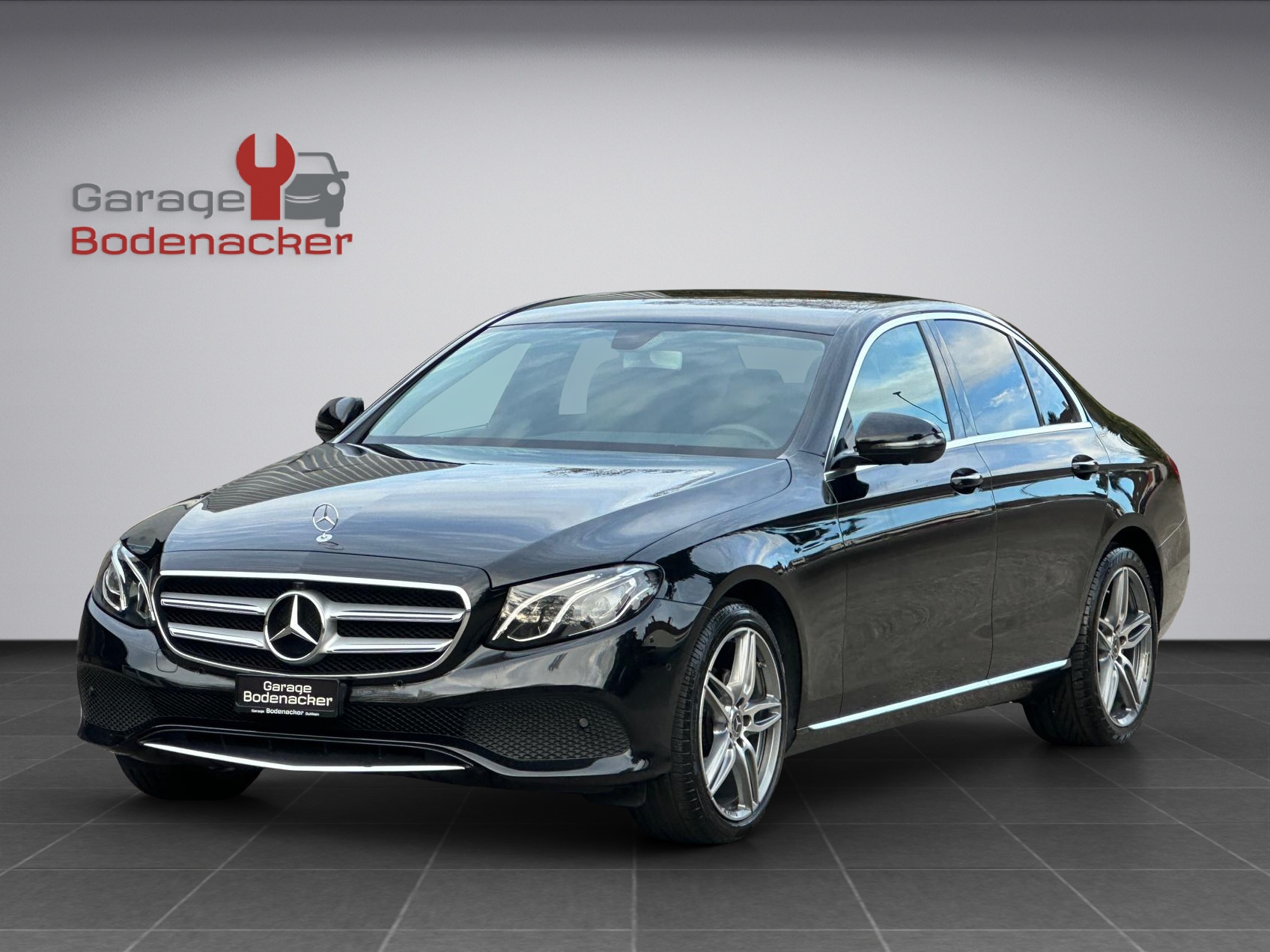 MERCEDES-BENZ E 220 d Avantgarde 9G-Tronic-showroom-element-1