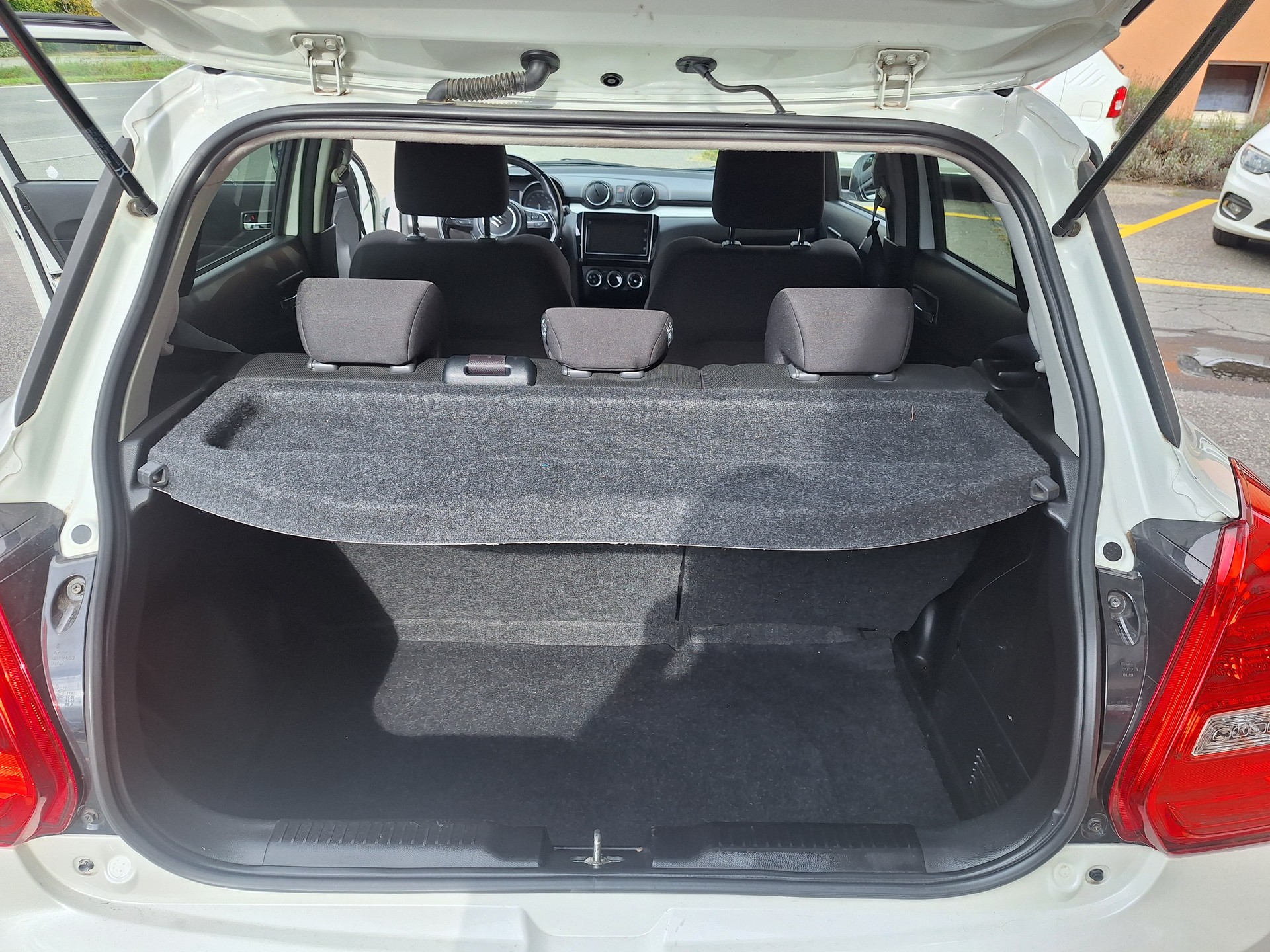 SUZUKI Swift 1.0 12V SHVS Compact Top Hybrid-image-6