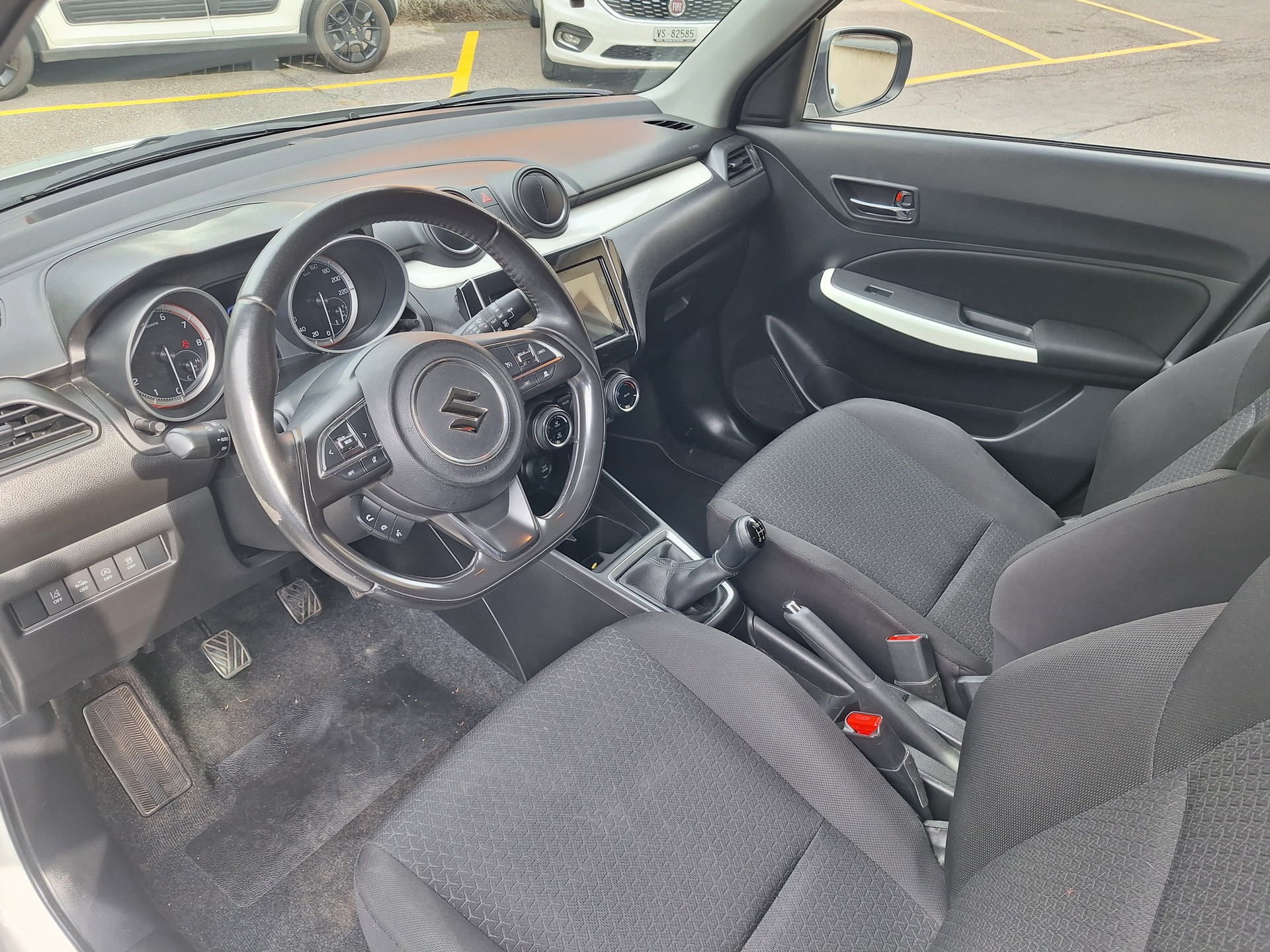 SUZUKI Swift 1.0 12V SHVS Compact Top Hybrid-image-4