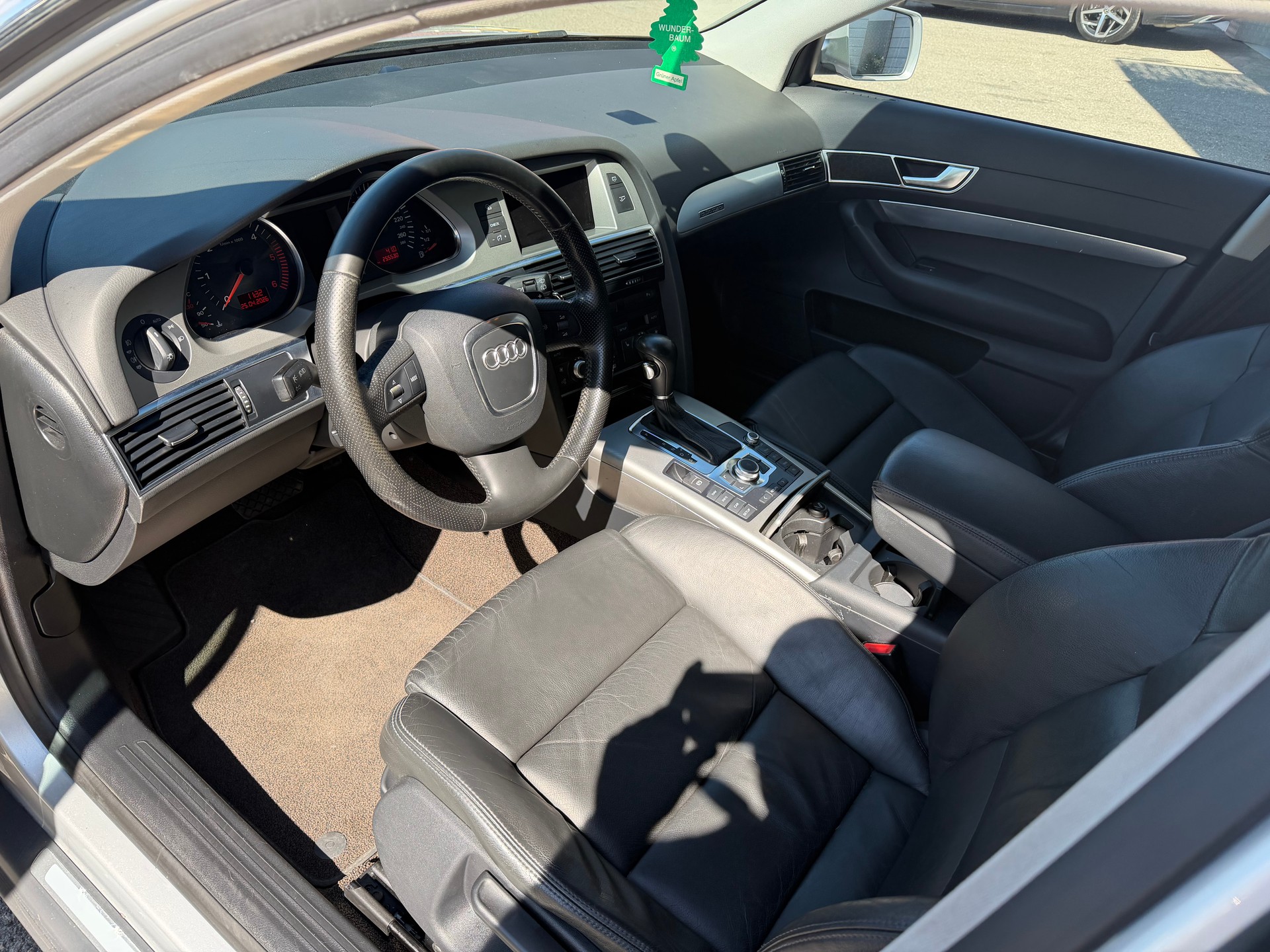 AUDI A6 allroad 3.0 TDI quattro-image-4